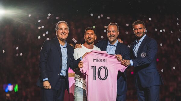 El futbolista argentino Lionel Messi durante su presentación con el Inter Miami el 16 de julio de 2023 - Sputnik Mundo