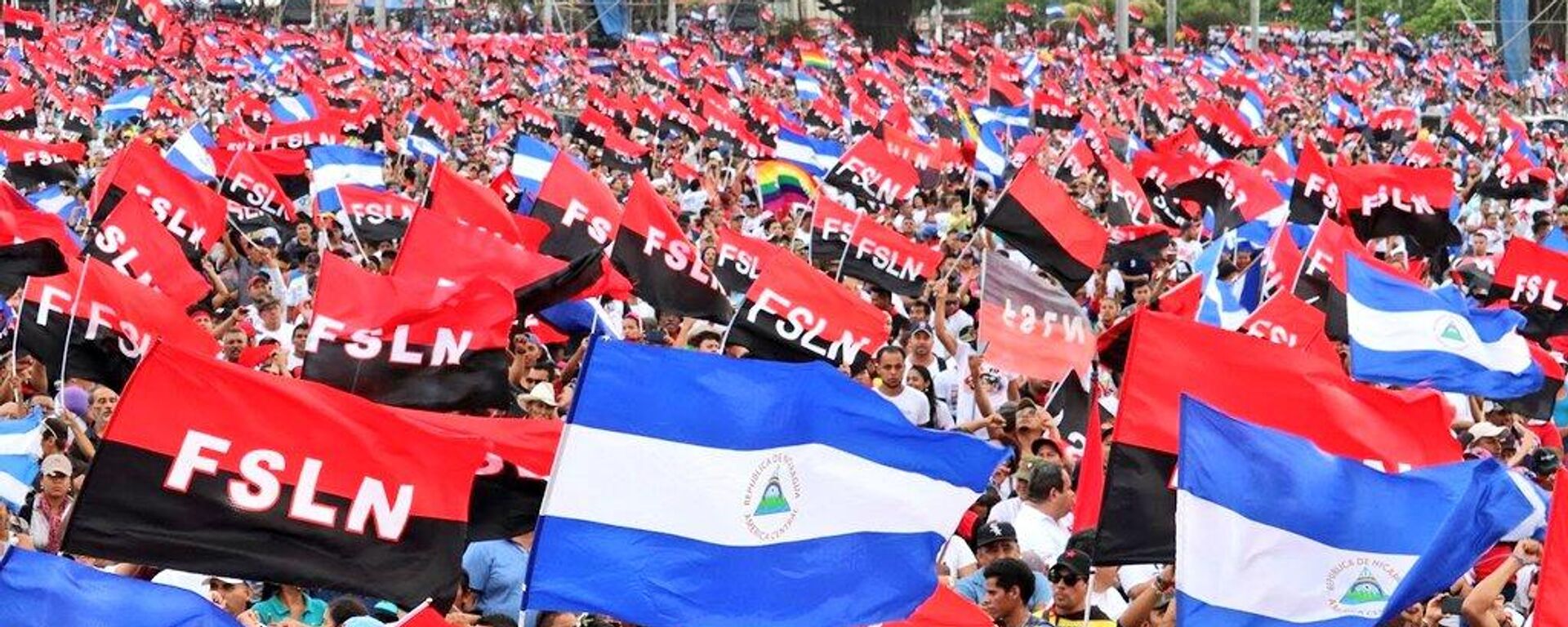 Las banderas de Nicaragua y las de FSLN - Sputnik Mundo, 1920, 25.11.2023