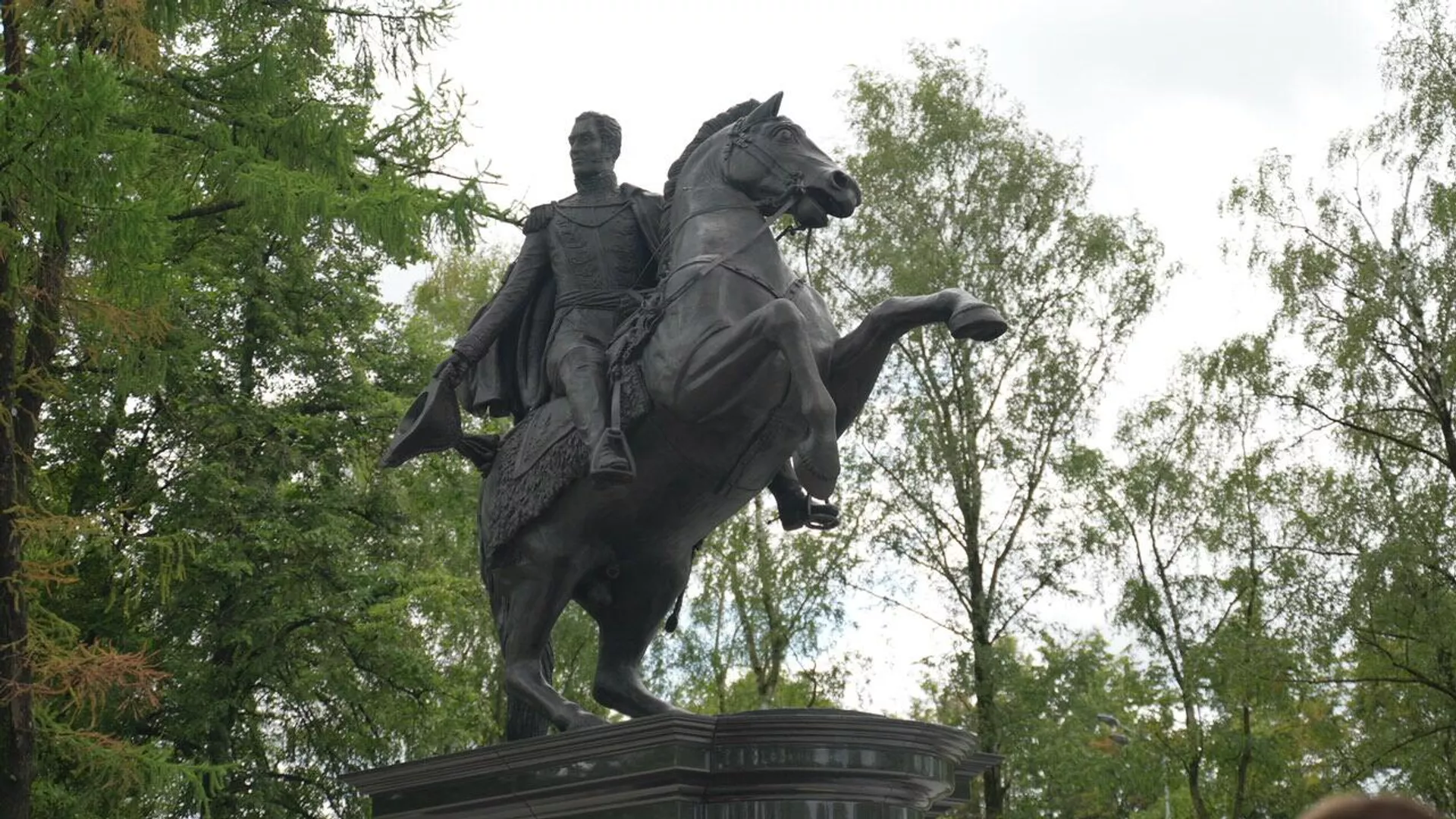 El monumento a Simón Bolívar en Moscú El monumento a Simón Bolívar en Moscú - Sputnik Mundo, 1920, 19.07.2023