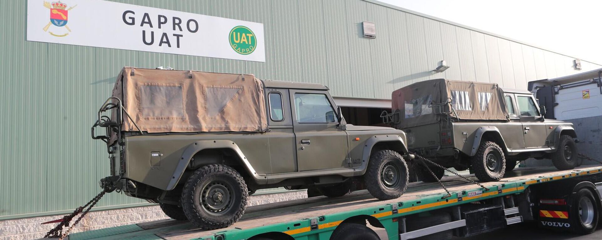 Camiones y otros equipos militares fueron embarcados en Santander donde partieron rumbo a Ucrania, a donde se espera que lleguen en agosto. - Sputnik Mundo, 1920, 09.10.2023