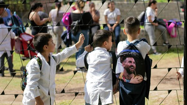 Niños de una escuela argentina - Sputnik Mundo