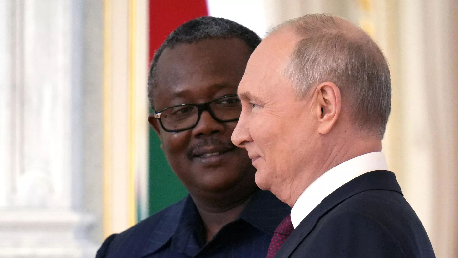 El presidente de Guinea Bissau, Umaro Sissoco Embaló, y el presidente ruso, Vladímir Putin, en una reunión el 29 de julio 2023 El presidente de Guinea Bissau, Umaro Sissoco Embaló, y el presidente ruso, Vladímir Putin, en una reunión el 29 de julio 2023 - Sputnik Mundo, 1920, 29.07.2023
