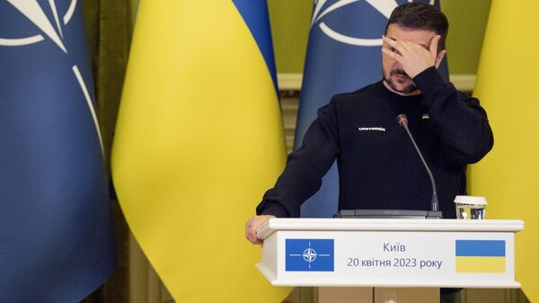 El Presidente ucraniano, Volodímir Zelenski, durante una rueda de prensa con el Secretario General de la OTAN, Jens Stoltenberg - Sputnik Mundo