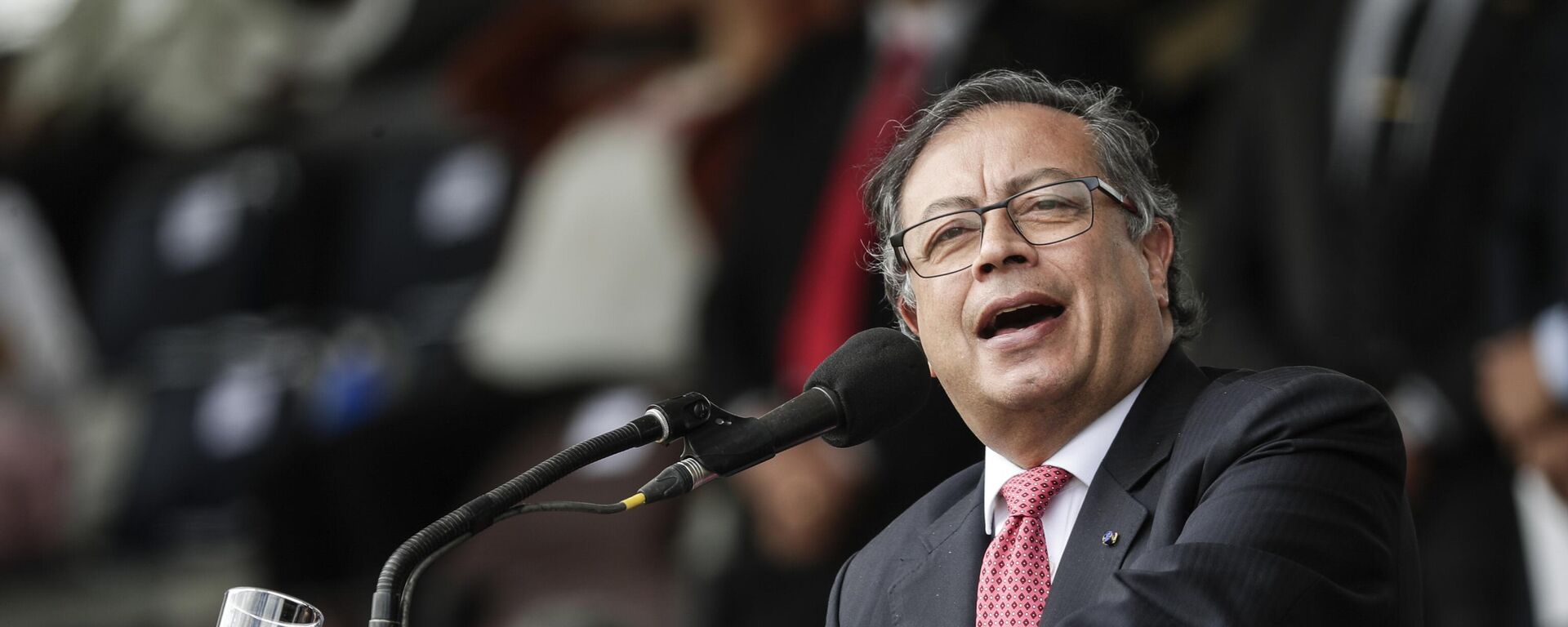 Gustavo Petro, presidente de Colombia, habla durante una ceremonia en la Academia de Policía en Bogotá, Colombia, el 20 de junio de 2023 - Sputnik Mundo, 1920, 16.12.2023