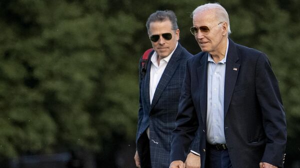 Hunter y Joe Biden - Sputnik Mundo