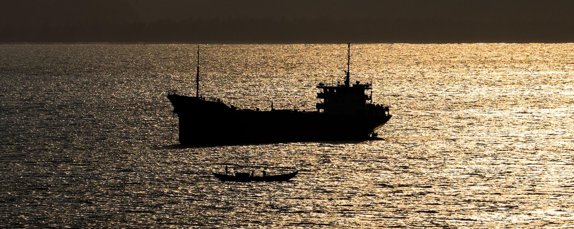 Un barco en el Mar de China Meridional. - Sputnik Mundo, 1920, 29.12.2023