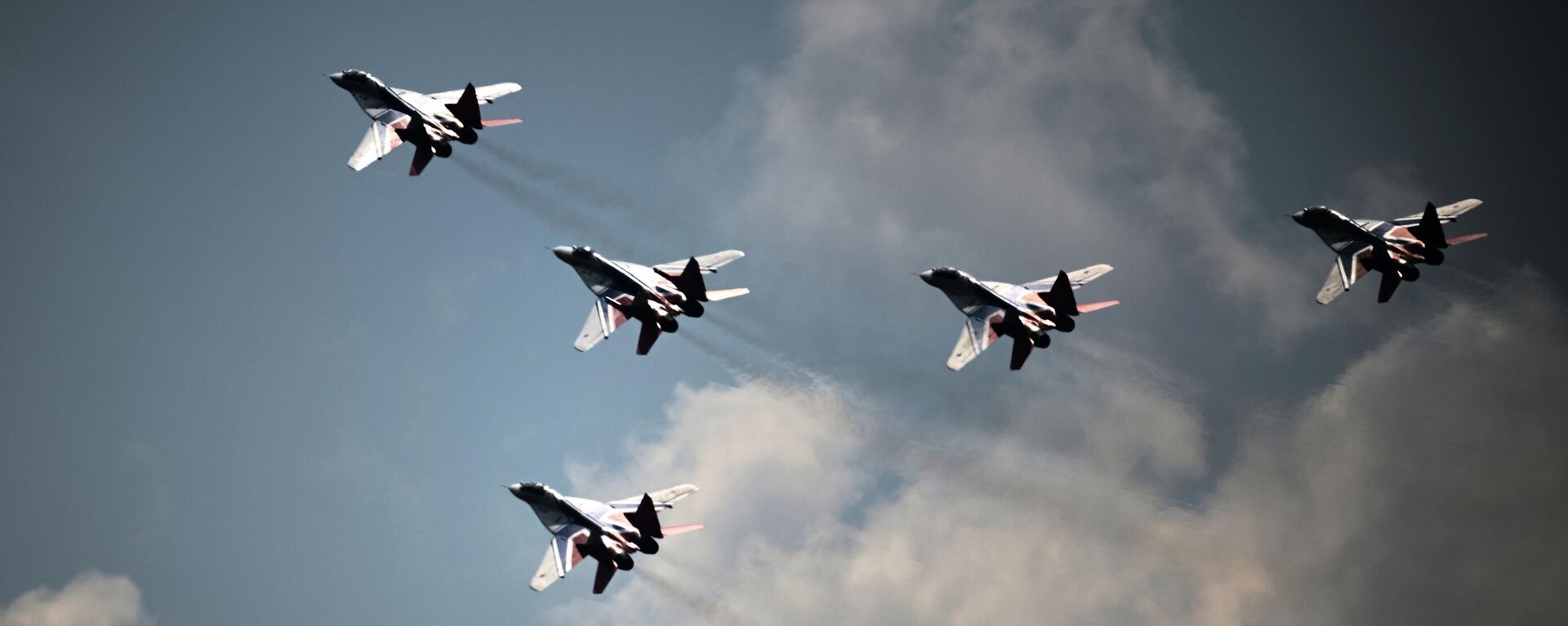 Cazas rusos MiG-29UB durante el foro técnico-militar internacional Army-2022 en Kúbinka - Sputnik Mundo, 1920, 07.08.2023