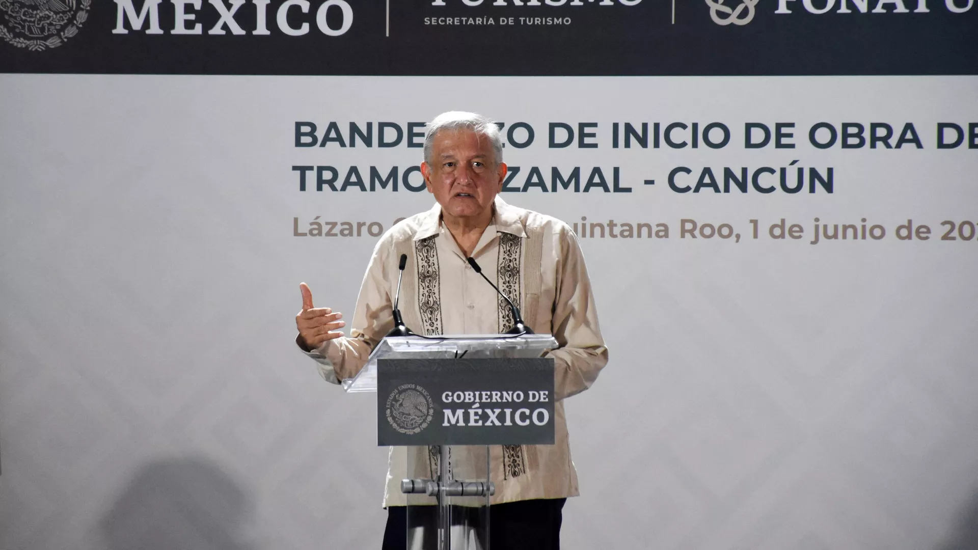 El presidente de México, Andrés Manuel López Obrador, en las obras del Tren Maya.