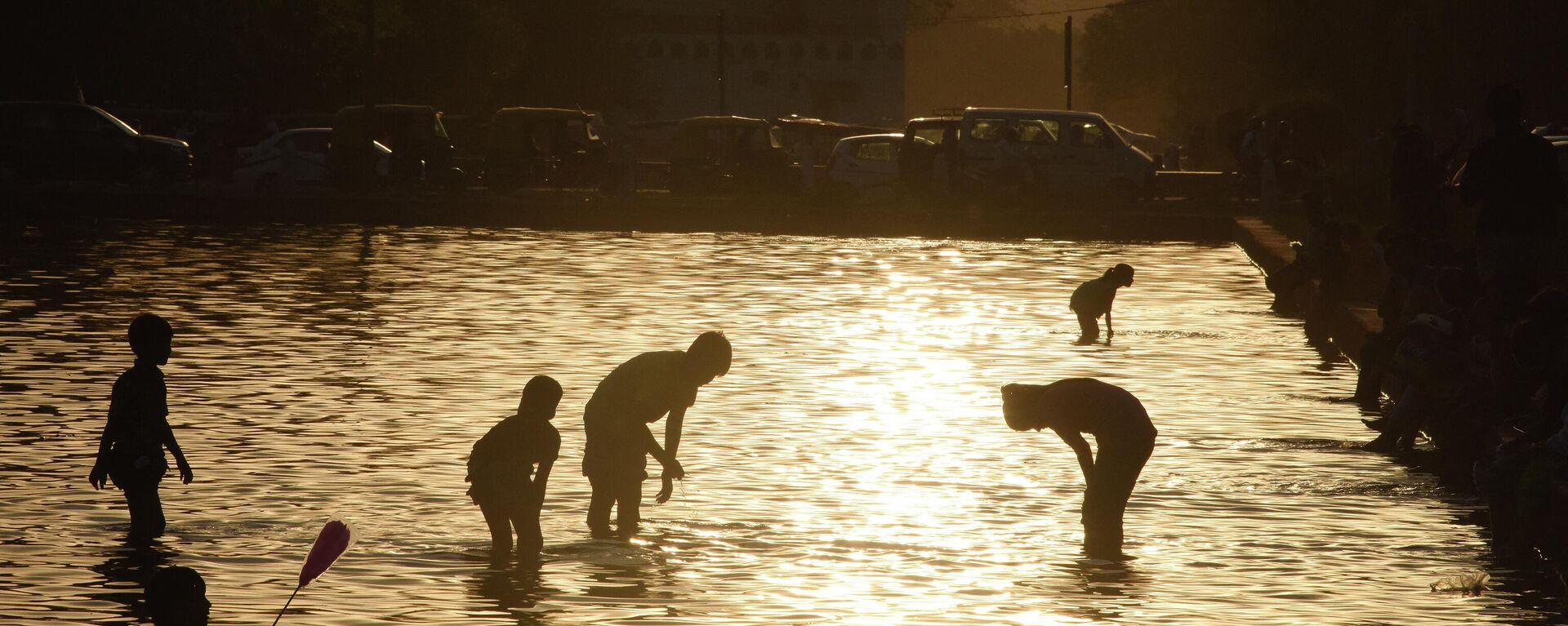 Niños sufre temperaturas muy altas en el sur de Asia Niños sufre temperaturas muy altas en el sur de Asia - Sputnik Mundo, 1920, 07.08.2023