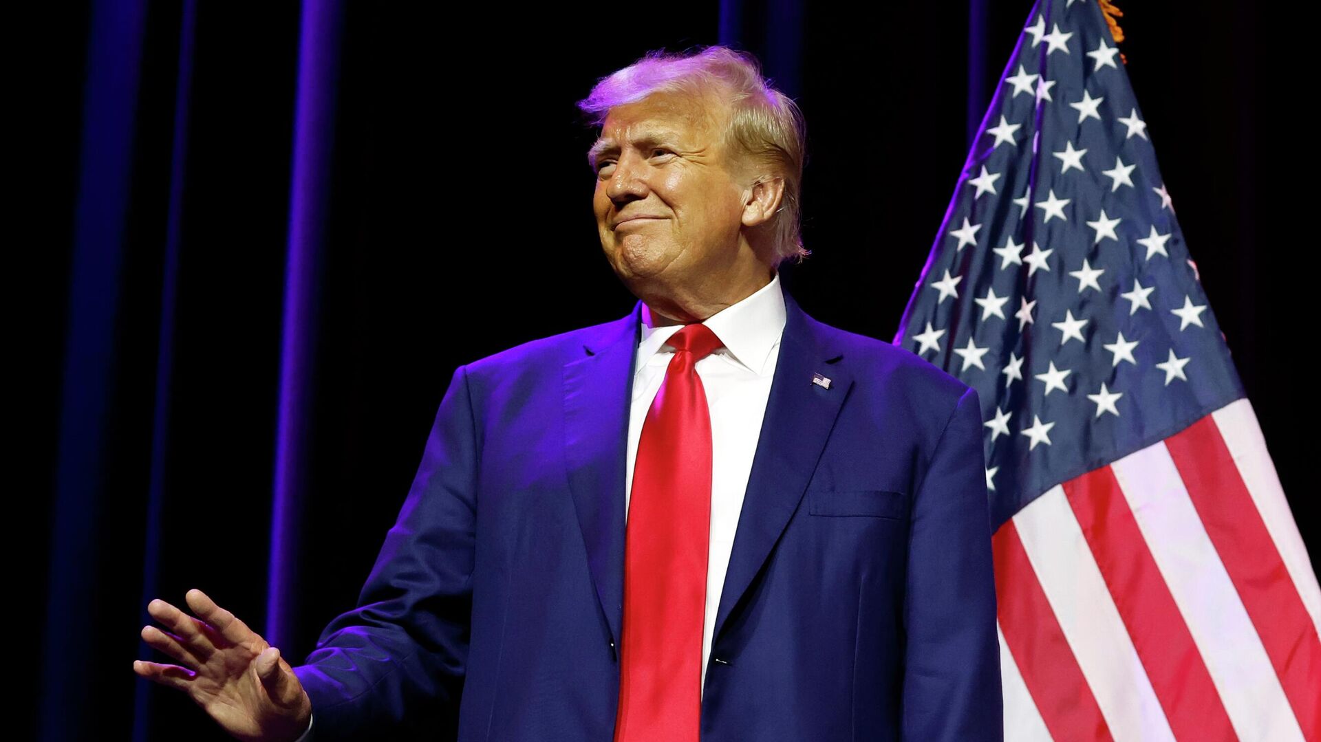 Donald Trump, el expresidente de EEUU, habla en un evento de recaudación de fondos para el Partido Republicano de Alabama, el 4 de agosto de 2023 - Sputnik Mundo, 1920, 08.08.2023