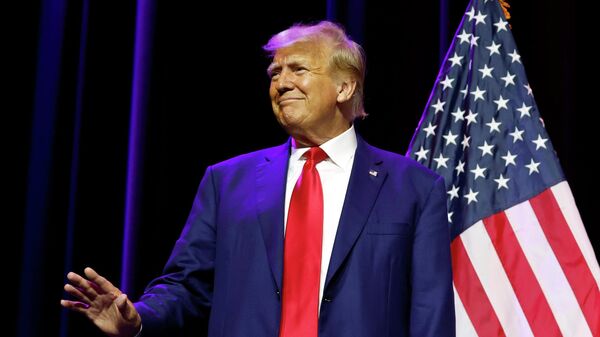 Donald Trump, el expresidente de EEUU, habla en un evento de recaudación de fondos para el Partido Republicano de Alabama, el 4 de agosto de 2023 - Sputnik Mundo