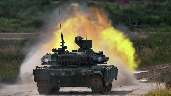 El tanque ruso T-90MS Prorív durante una demostración en el marco del foro Army 2023 en Rusia, el 16 de agosto de 2023 - Sputnik Mundo