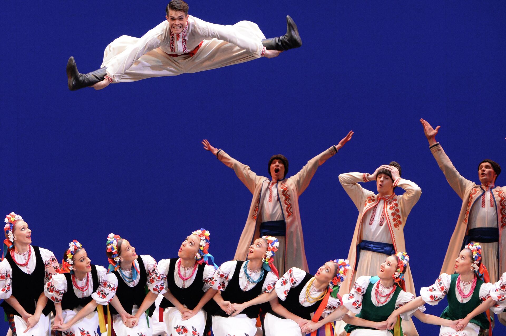 Baile cosaco 'Hopak' - Sputnik Mundo, 1920, 18.08.2023