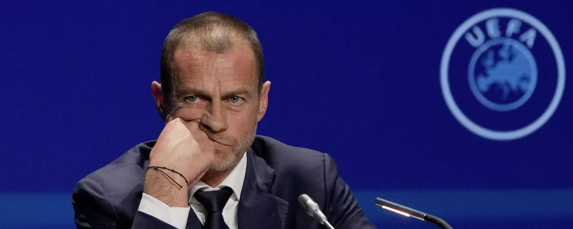 Alexander Ceferin, el presidente de la Unión de Federaciones Europeas de Fútbol (UEFA), escucha preguntas durante una rueda de prensa, el 5 de abril de 2023 Alexander Ceferin, el presidente de la Unión de Federaciones Europeas de Fútbol (UEFA), escucha preguntas durante una rueda de prensa, el 5 de abril de 2023 - Sputnik Mundo, 1920, 17.08.2023
