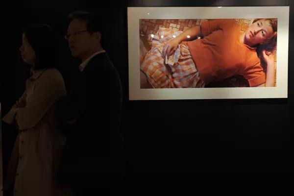Creada por Cindy Sherman en 1981, Sin título №96 (Untitled №96), una fotografía de la serie Imágenes de película sin título, se vendió en 2011 por 3,8 millones de dólares. Un año después, una reimpresión de la fotografía alcanzó los 2,8 millones de dólares. Creada por Cindy Sherman en 1981, Sin título №96 (Untitled №96), una fotografía de la serie Imágenes de película sin título, se vendió en 2011 por 3,8 millones de dólares. Un año después, una reimpresión de la fotografía alcanzó los 2,8 millones de dólares. - Sputnik Mundo