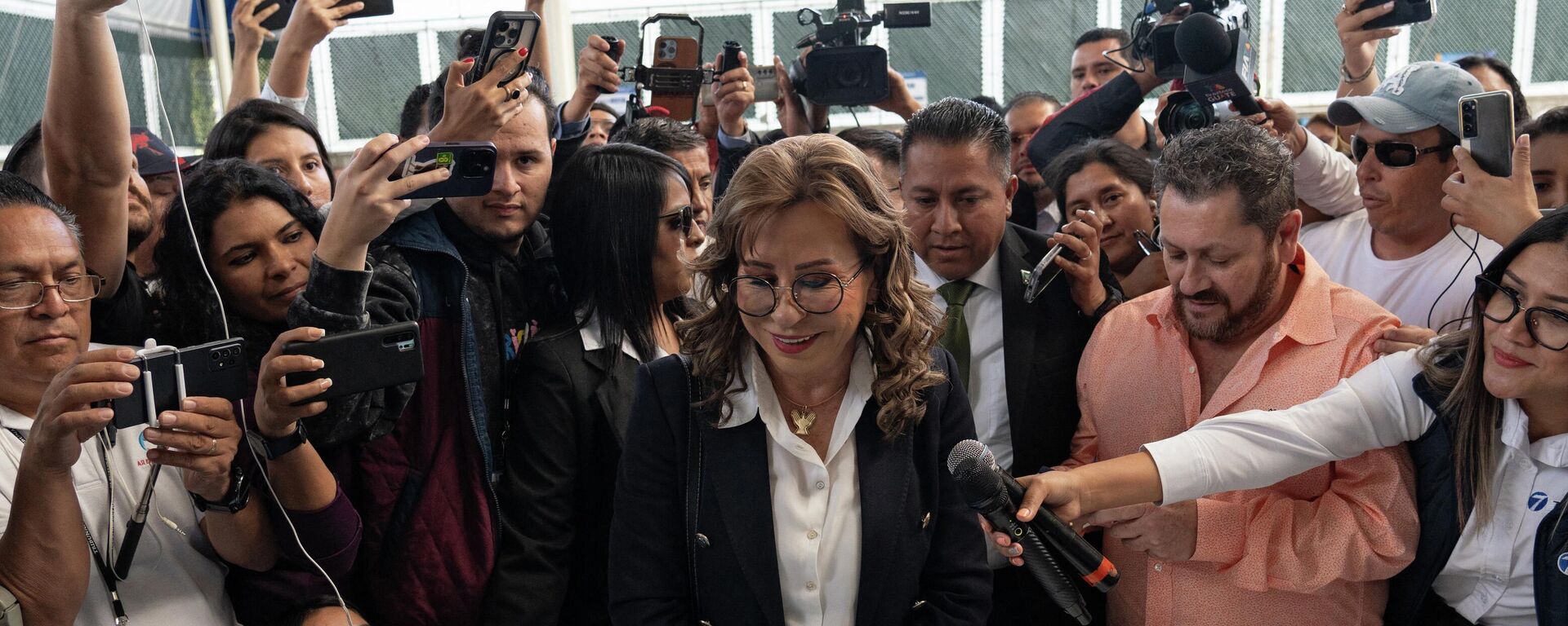 La ex primera dama y candidata presidencial de Guatemala por la Unidad Nacional de la Esperanza (UNE, conservadora), Sandra Torres La ex primera dama y candidata presidencial de Guatemala por la Unidad Nacional de la Esperanza (UNE, conservadora), Sandra Torres - Sputnik Mundo, 1920, 20.08.2023