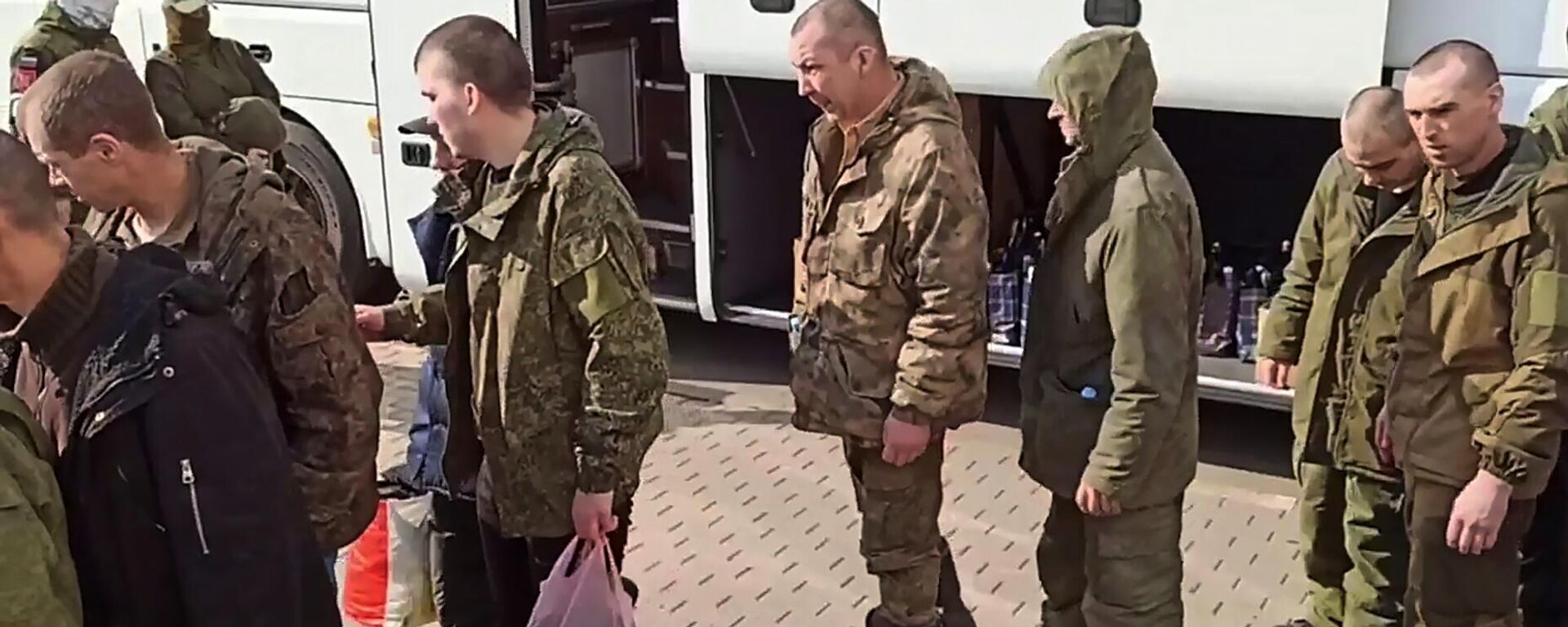 Militares rusos regresan del cautiverio en territorio controlado por Kiev - Sputnik Mundo, 1920, 21.08.2023