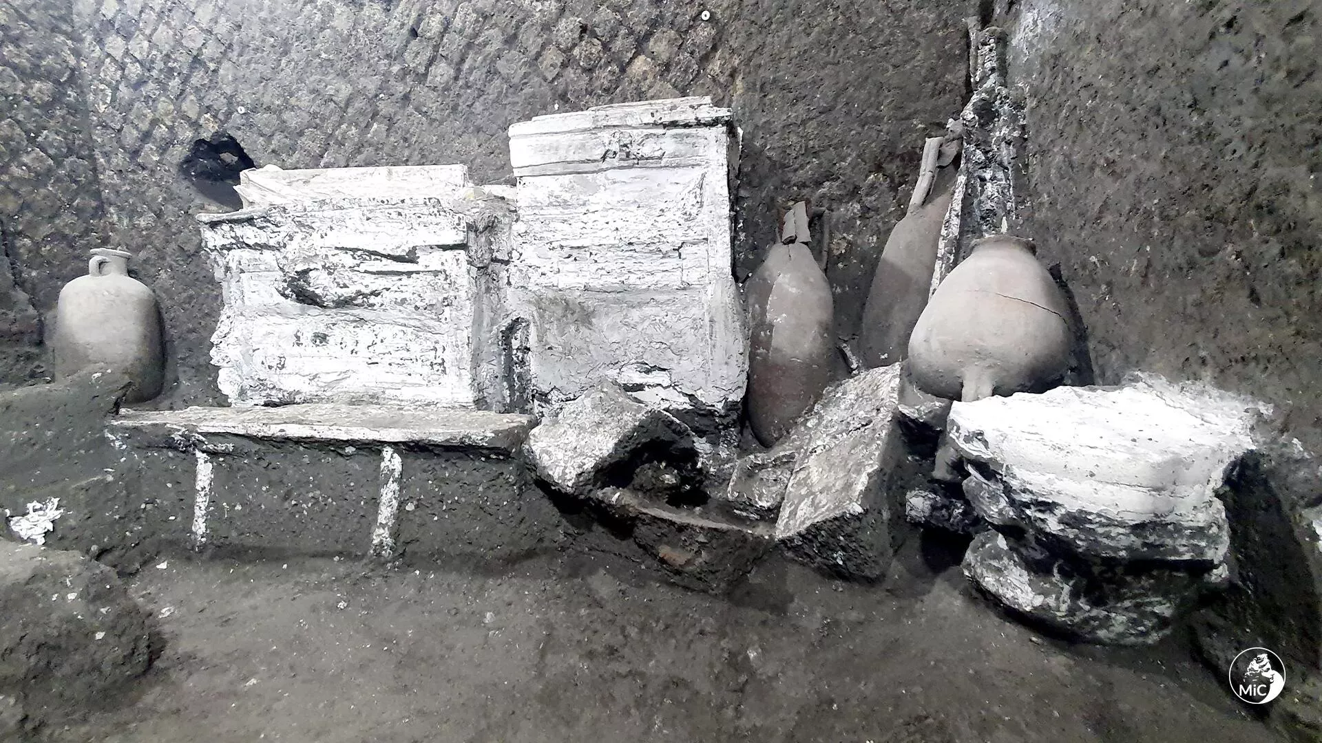Las muebles de una habitación utilizada por los esclavos, encontrada en la ciudad romana de Civita Giuliana