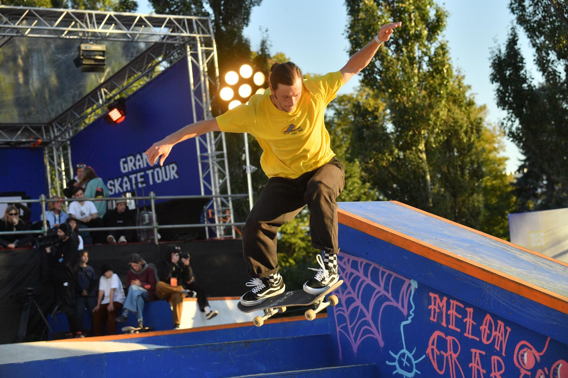 Participante del festival Grand Skate Tour 2022 en el skatepark en Moscú - Sputnik Mundo, 1920, 21.08.2023