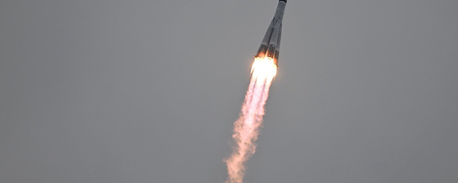 El vehículo de lanzamiento Soyuz-2.1b con la estación Luna-25 despega desde el cosmódromo de Vostochni, Rusia - Sputnik Mundo, 1920, 21.08.2023