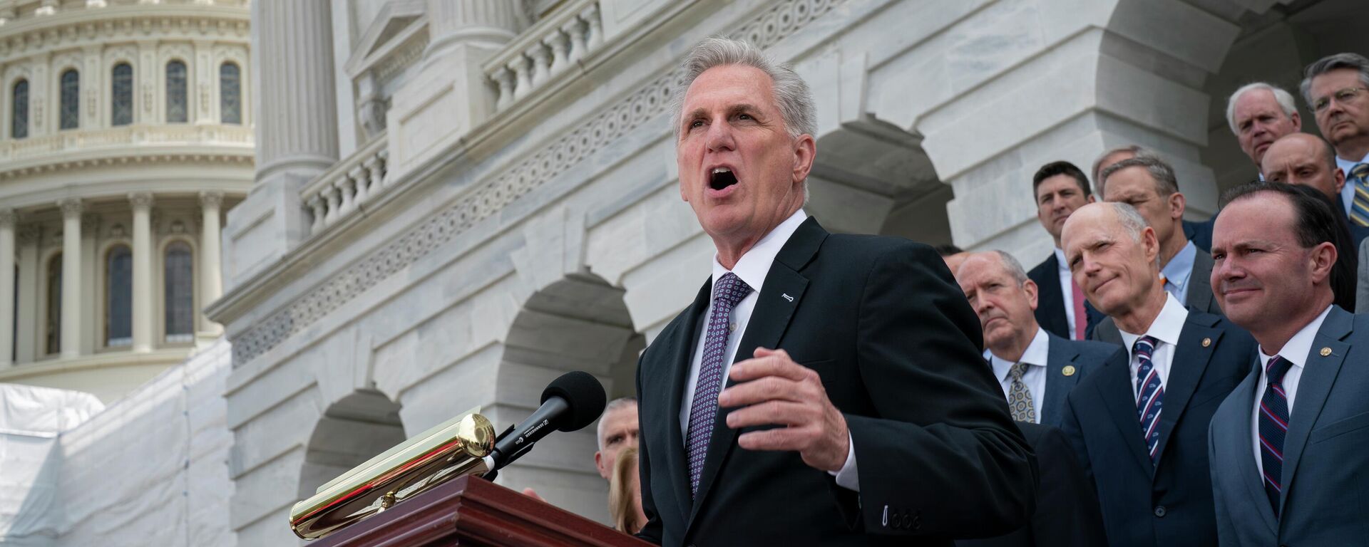 El presidente de la Cámara de Representantes, Kevin McCarthy, se une a los republicanos del Senado y de la Cámara de Representantes, el17 de mayo de 2023 - Sputnik Mundo, 1920, 14.09.2023