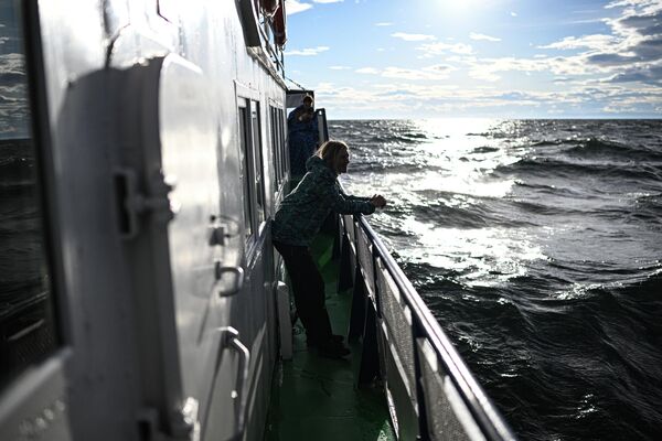 En el sur de Siberia Oriental se encuentra uno de los cuerpos de agua más famosos del mundo: el lago Baikal. Su superficie equivale aproximadamente a la de los Países Bajos, Bélgica o Dinamarca.En la foto: un crucero en el lago Baikal, cerca del pueblo de Turka. - Sputnik Mundo