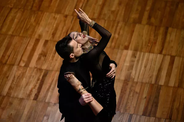 La competición consta de dos categorías oficiales: Tango de Pista y Tango Escenario. En la foto: Carla Domínguez y Julio Seffino actúan en las semifinales del Campeonato Mundial de Tango en Buenos Aires. La competición consta de dos categorías oficiales: Tango de Pista y Tango Escenario. En la foto: Carla Domínguez y Julio Seffino actúan en las semifinales del Campeonato Mundial de Tango en Buenos Aires. - Sputnik Mundo