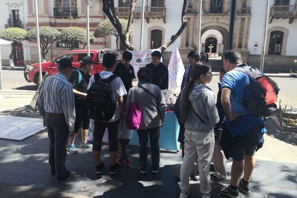 Viajar a México para participar en un torneo de robótica: el sueño de estos estudiantes bolivianos - Sputnik Mundo