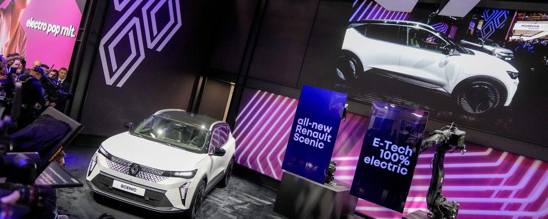 Новый электрический Renault Scenic представлен на автосалоне IAA Mobility в Мюнхене, Германия - Sputnik Mundo, 1920, 05.09.2023