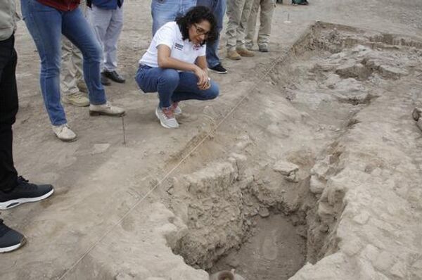 Arqueólogos hallan entierro de cultura preinca en la ciudad de Lima - Sputnik Mundo