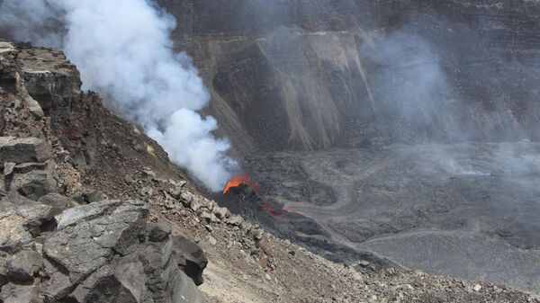 El volcán Kilauea ubicado en la isla de Hawái  - Sputnik Mundo