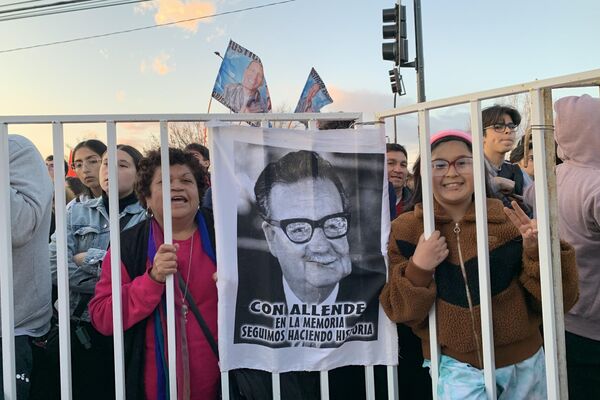 Homenaje a las víctimas de la dictadura de Pinochet en el Estadio Nacional en Santiago - Sputnik Mundo