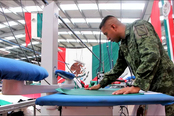 La Fábrica C, de la Dirección General de Fábricas de Vestuario y Equipo de la Secretaría de la Defensa Nacional de México (Sedena) La Fábrica C, de la Dirección General de Fábricas de Vestuario y Equipo de la Secretaría de la Defensa Nacional de México (Sedena) - Sputnik Mundo