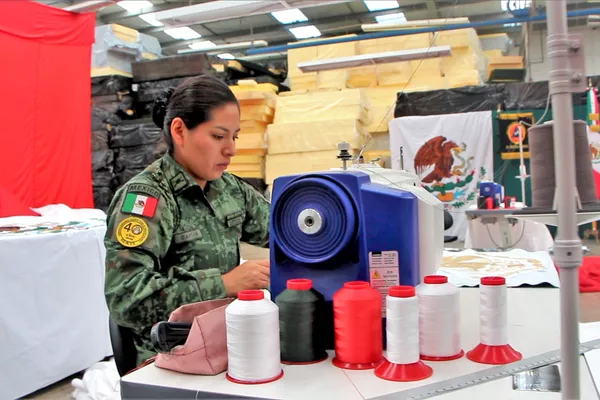 La Fábrica C, de la Dirección General de Fábricas de Vestuario y Equipo de la Secretaría de la Defensa Nacional de México (Sedena) La Fábrica C, de la Dirección General de Fábricas de Vestuario y Equipo de la Secretaría de la Defensa Nacional de México (Sedena) - Sputnik Mundo