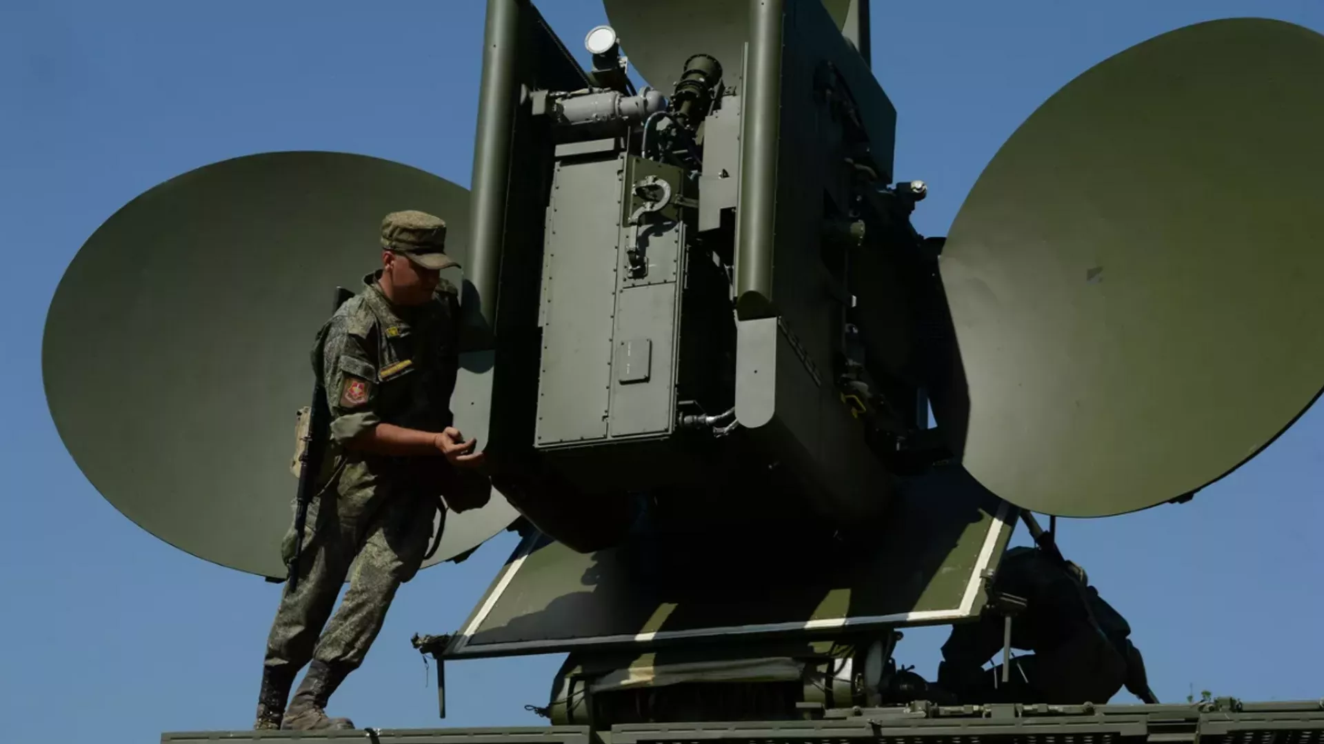El sistema de guerra electrónica autopropulsado Krasukha-S4