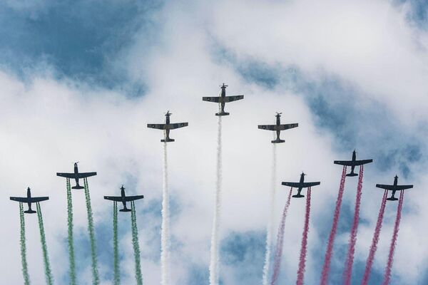 Desfile cívico-militar para conmemorar la Independencia de México. - Sputnik Mundo