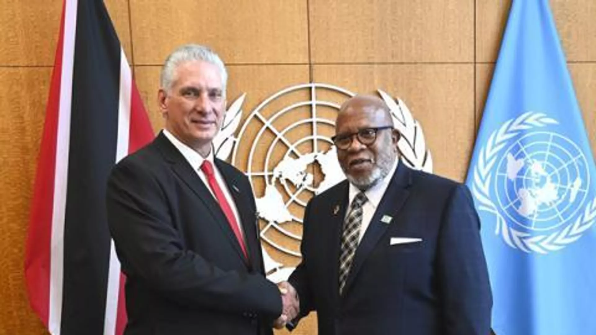 El presidente de Cuba, Miguel Díaz-Canel Bermúdez, se reunió este lunes con Dennis Francis, presidente del 78vo. período ordinario de sesiones de la Asamblea General de las Naciones Unidas. El presidente de Cuba, Miguel Díaz-Canel Bermúdez, se reunió este lunes con Dennis Francis, presidente del 78vo. período ordinario de sesiones de la Asamblea General de las Naciones Unidas. - Sputnik Mundo, 1920, 18.09.2023
