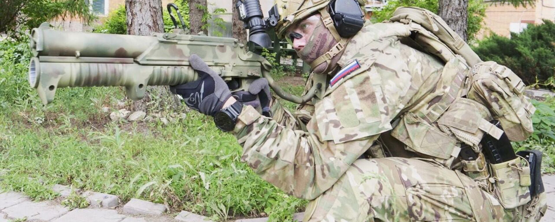 Un soldado ruso con lanzagranadas GM-94 - Sputnik Mundo, 1920, 06.11.2023
