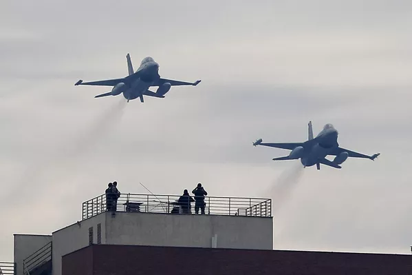 Aviones de combate F-16 de la Fuerza Aérea participaron en la celebración. Aviones de combate F-16 de la Fuerza Aérea participaron en la celebración. - Sputnik Mundo