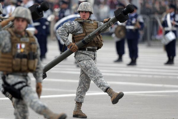 Todas las fuerzas armadas —incluidas el Ejército, la Fuerza Aérea, la Armada y Carabineros— asistieron al desfile militar. - Sputnik Mundo