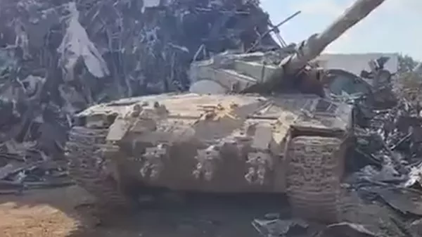 Hallan uno de los tanques más potentes del mundo en un depósito de chatarra israelí - Sputnik Mundo