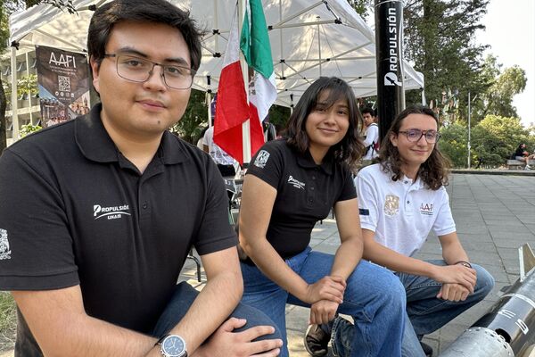 El equipo Propulsión UNAM - Sputnik Mundo