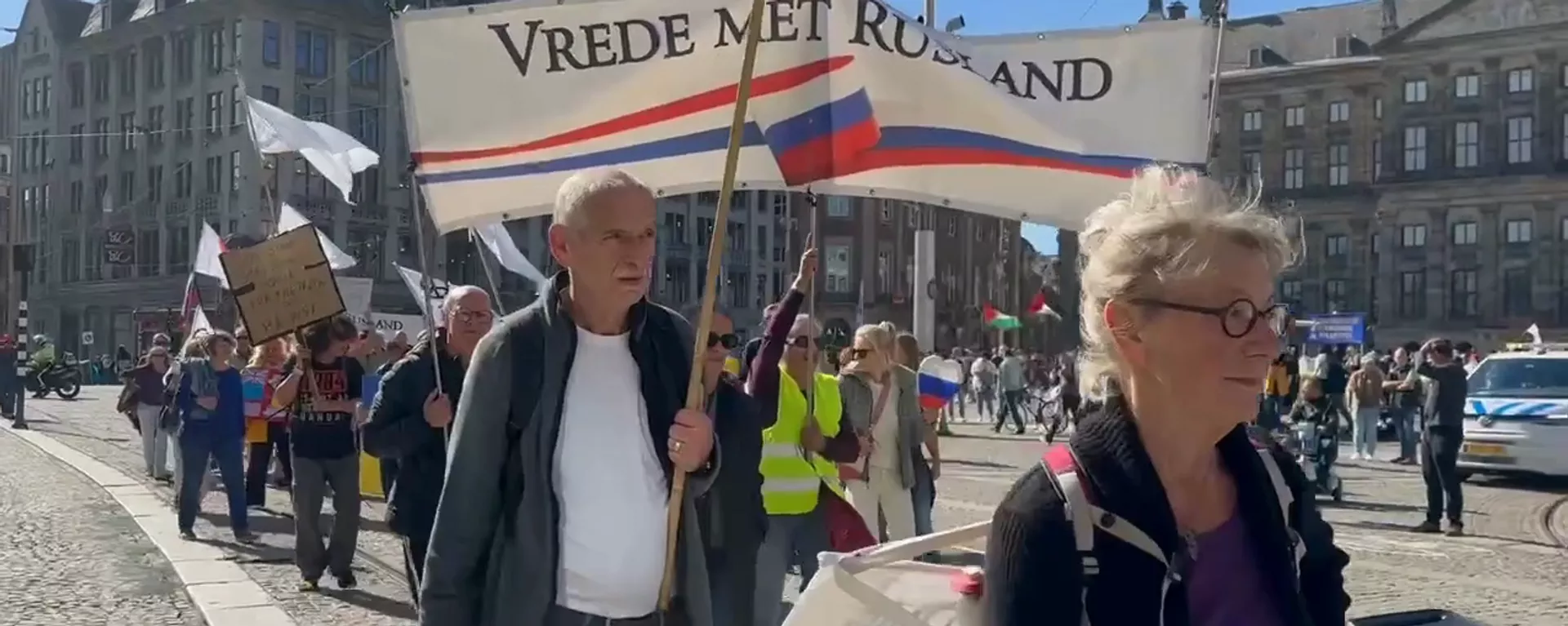 Cientos de personas protestan en Ámsterdam contra el suministro de armas occidentales a Ucrania, el 24 de septiembre de 2023 Cientos de personas protestan en Ámsterdam contra el suministro de armas occidentales a Ucrania, el 24 de septiembre de 2023 - Sputnik Mundo, 1920, 24.09.2023