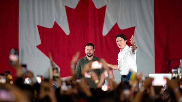 El presidente ucraniano, Volodímir Zelenski, junto al primer ministro de Canadá, Justin Trudeau - Sputnik Mundo