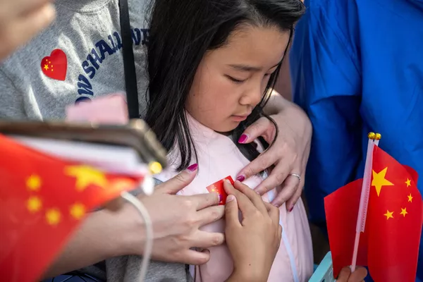 En todas las ciudades y pueblos chinos, la gente corre a las plazas principales donde tienen lugar diversas celebraciones. En la foto: participantes en la celebración del día de la fundación de China en un evento deportivo en Guangzhou, provincia de Zhejiang. En todas las ciudades y pueblos chinos, la gente corre a las plazas principales donde tienen lugar diversas celebraciones. En la foto: participantes en la celebración del día de la fundación de China en un evento deportivo en Guangzhou, provincia de Zhejiang. - Sputnik Mundo