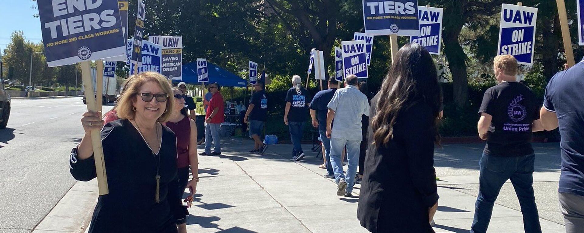 Unos 19.000 trabajadores de compañías automotrices están en huelga desde mediados de septiembre. - Sputnik Mundo, 1920, 04.10.2023