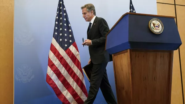 El secretario de Estado de EEUU, Antony Blinken, se retira de una conferencia de prensa en Tel Aviv, el 12 de octubre de 2023 - Sputnik Mundo