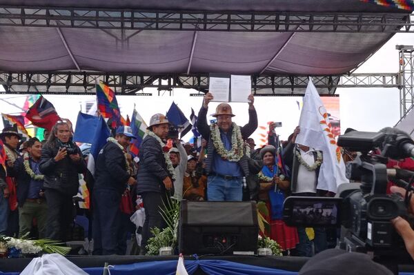 Cabildo en respaldo al Gobierno de Luis Arce, en El Alto, Bolivia. - Sputnik Mundo