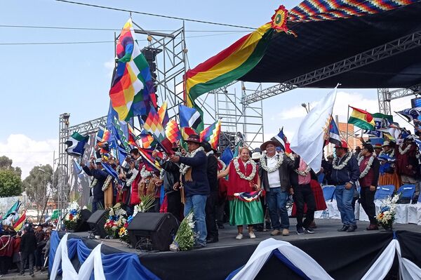 Cabildo en respaldo al Gobierno de Luis Arce, en El Alto, Bolivia. - Sputnik Mundo