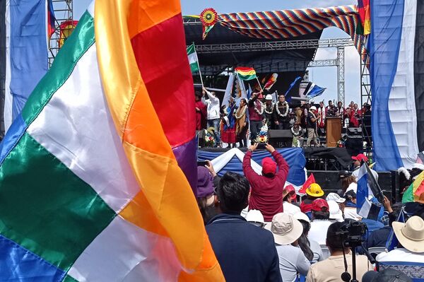 Cabildo en respaldo al Gobierno de Luis Arce, en El Alto, Bolivia. - Sputnik Mundo